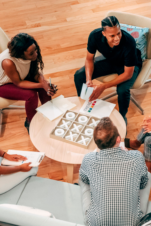 Mobilizar conhecimento, inteligência e inovação Mobilizar conhecimento, inteligência e inovação